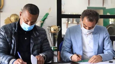 تعيين التونسي لسعد الشابي مدربا جديدا لفريق الرجاء الرياضي لكرة القدم