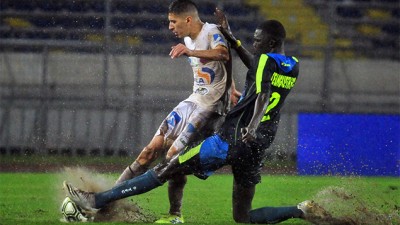 إقصاء فريق الرجاء الرياضي بعد هزيمته أمام ضيفه تونغيت السينغالي بالضربات الترجيحية ( 1-3 ) 'عصبة الأبطال الإفريقية'