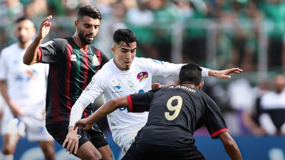 فريق الرجاء الرياضي يفوز على ضيفه الجيش الملكي 2-1