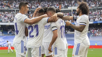 ريال مدريد يفوز على اسبانيول ( 4-0 ) ويتوج بلقبه الخامس والثلاثين