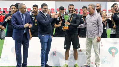 السيد مهدي بنسعيد وزير الشباب والثقافة والتواصل و السيد فوزي لقجع رئيس الجامعة الملكية المغربية لكرة القدم، يترأسان بسلا المباراة النهائية ذكورا وإناثا لدوري "الطريق إلى المونديال"