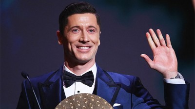 Robert Lewandowski remporte le Prix du buteur de l'année