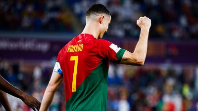 مونديال 2022.. كريستيانو رونالدو يدخل التاريخ كأول لاعب يسجل في خمس نهائيات