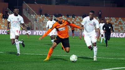 كأس الكونفدرالية الإفريقية (المجموعة 3 -الجولة 6): نهضة بركان يتصدر ترتيب المجموعة بتعادله مع ضيفه زاناكو الزامبي 1-1