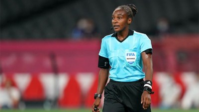 Qatar 2022.. L'arbitre Salima Mukansanga, porte-drapeau du football rwandais