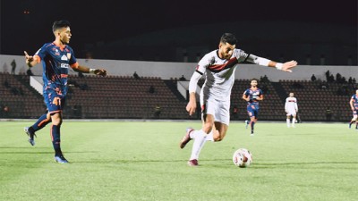 فريق شباب المحمدية يتغلب على ضيفه الدفاع الحسني الجديدي (2-1)