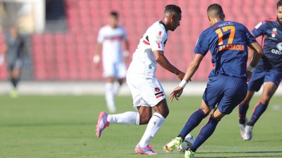 شباب المحمدية يتعثر بميدانه أمام الدفاع الحسني الجديدي (1-2)