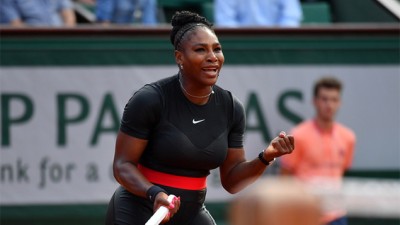 Roland-Garros: Serena Williams s'impose pour son retour