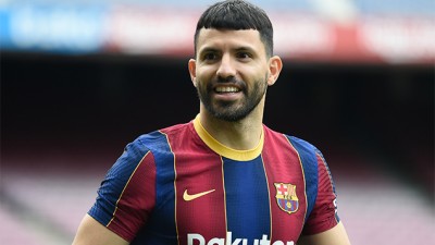 نادي برشلونة يفقد خدمات أغويرو لمدة عشرة أسابيع بسبب الإصابة