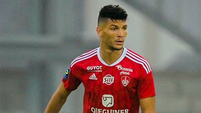 البطولة الفرنسية لكرة القدم.. الدولي المغربي أشرف داري يسجل أول أهدافه رفقة بريست