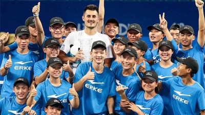 ATP de Chengdu: L'Australien Tomic bat Fognini et décroche son premier titre depuis 2015