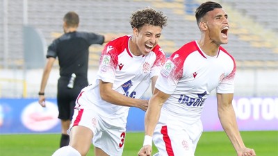 فريق الوداد الرياضي يفوز على ضيفه حسنية أكادير (1-0)