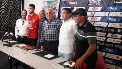 Walid Azzarou joueur d'Alahly (officiel)