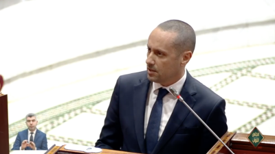 - - Parlement