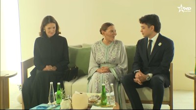 أبوظبي / الإمارات العربية المتحدة : صاحبة السمو الملكي الأميرة للا حسناء تشارك في حفل استقبال على شرف كبار الشخصيات المشاركين في المؤتمر العالمي للحفاظ على الطبيعة