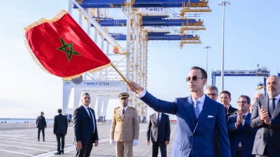 ولي العهد الأمير مولاي الحسن يعطي انطلاقة أول محطة للحاويات بميناء الناظور غرب المتوسط